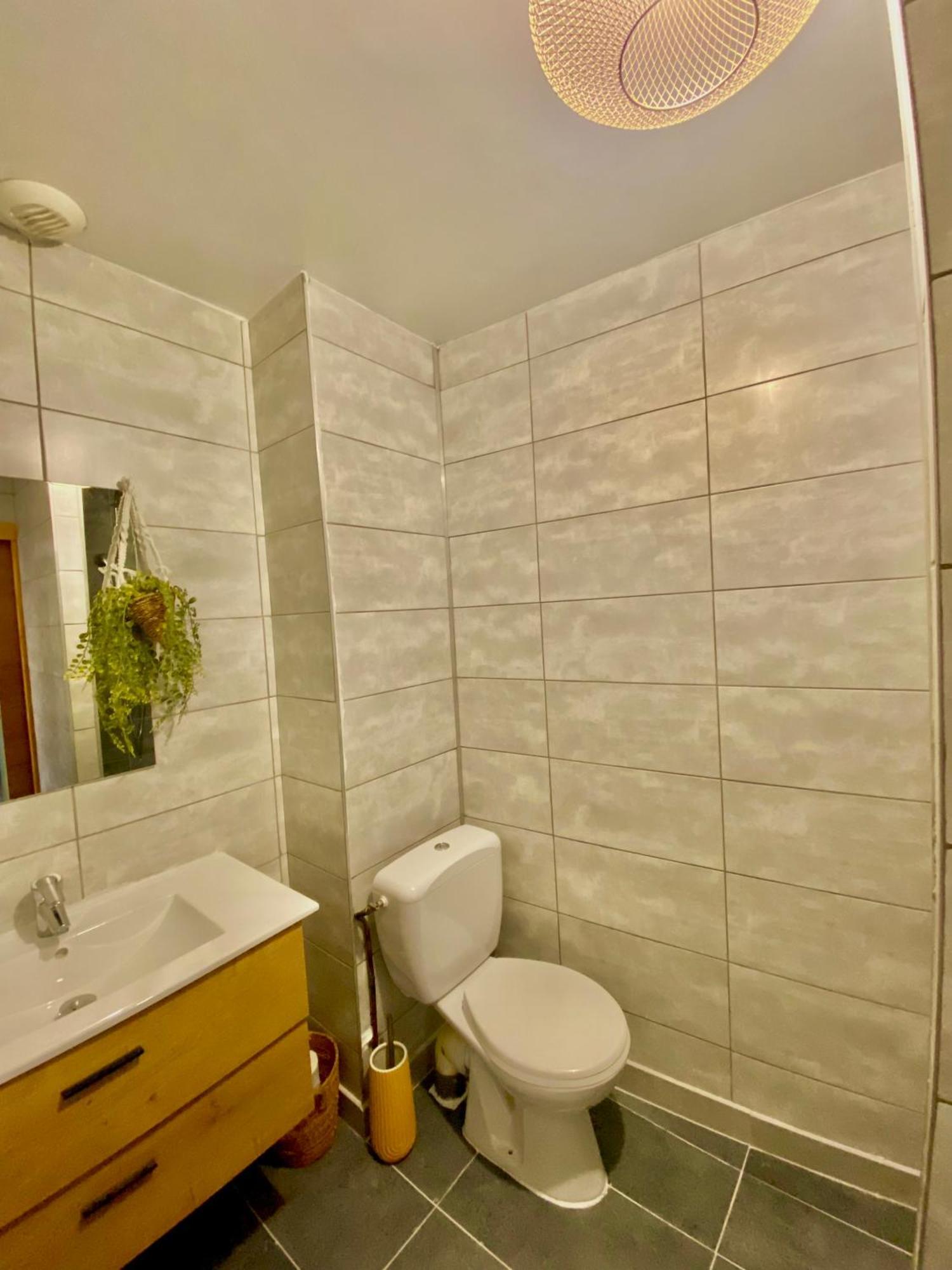 Chloe Du Apartment